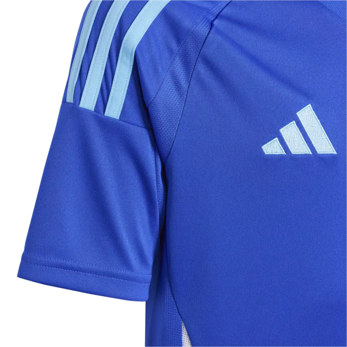 IP8385_6_APPAREL_Photography_Detail_View_3_white.webp