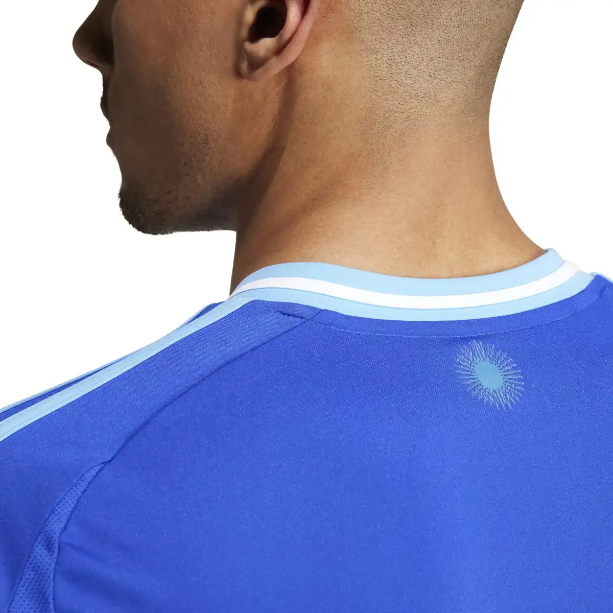 IP8413_9_APPAREL_On_Model_Detail_View_2_white.webp