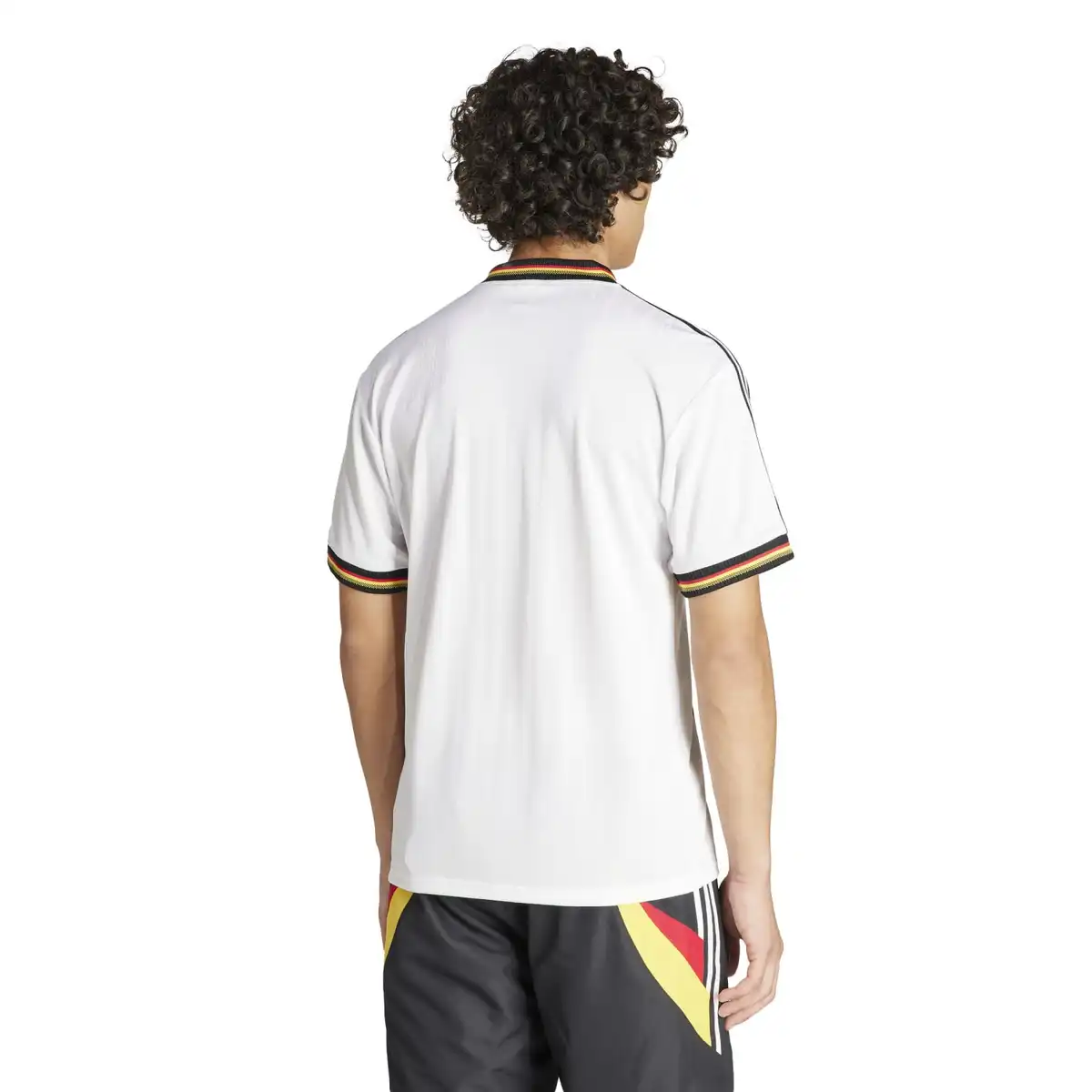 IT7749_3_APPAREL_On_Model_Back_View_white.webp
