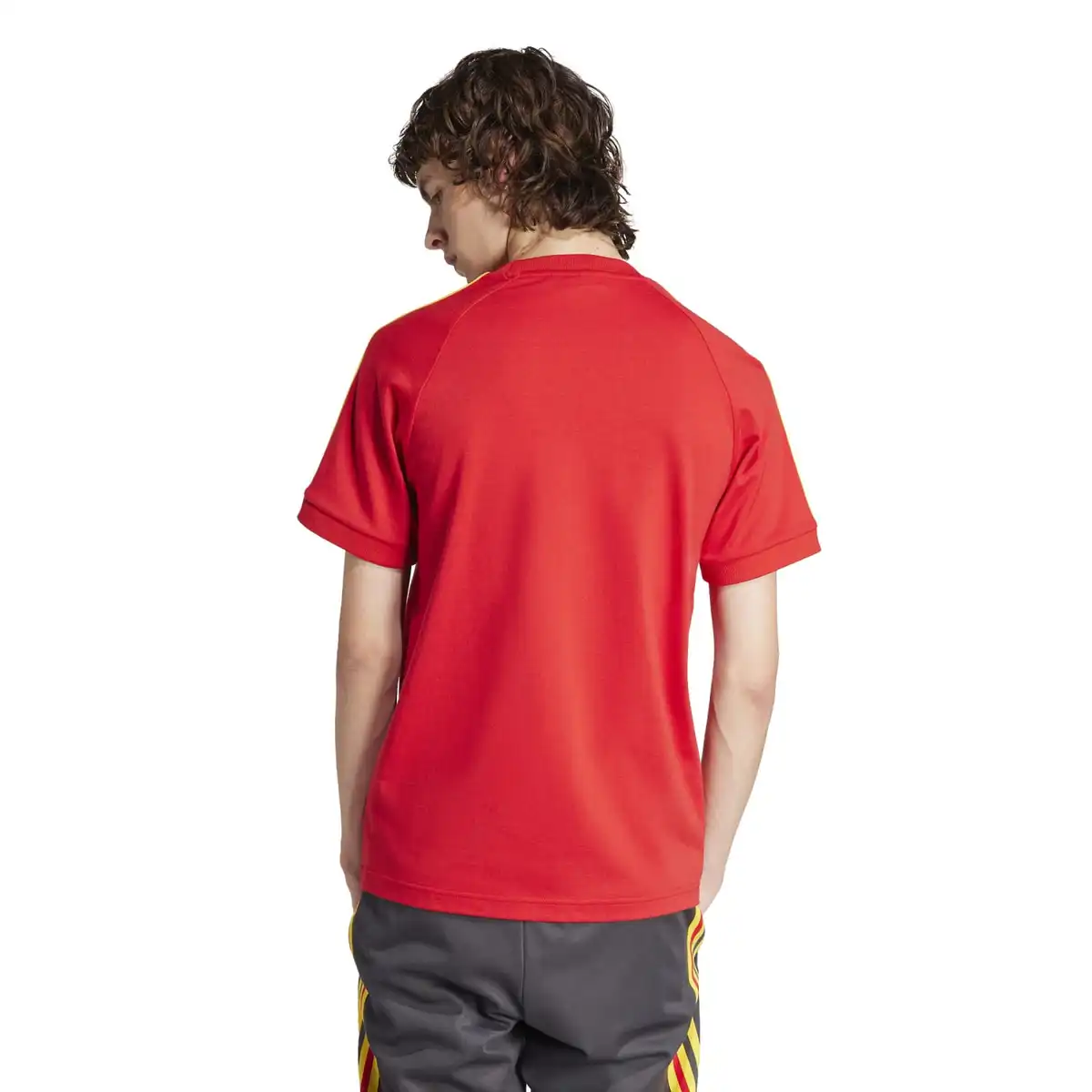 IT7802_5_APPAREL_On_Model_Back_View_white.webp