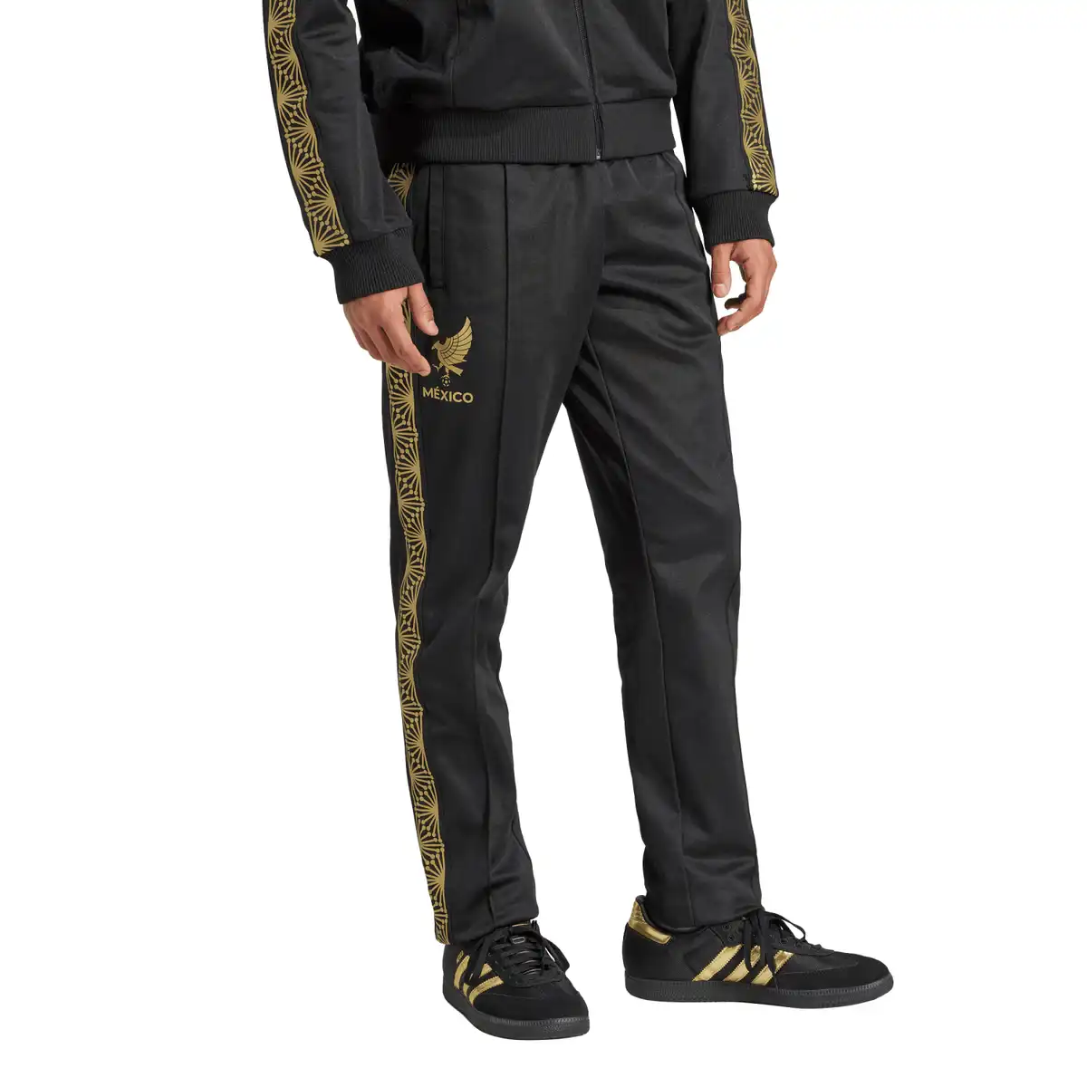 JE5337_4_APPAREL_On_Model_Walking_View_white.webp