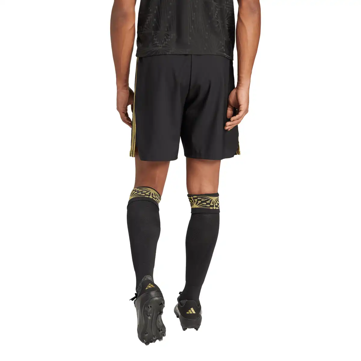 JF0390_3_APPAREL_On_Model_Back_View_white.webp