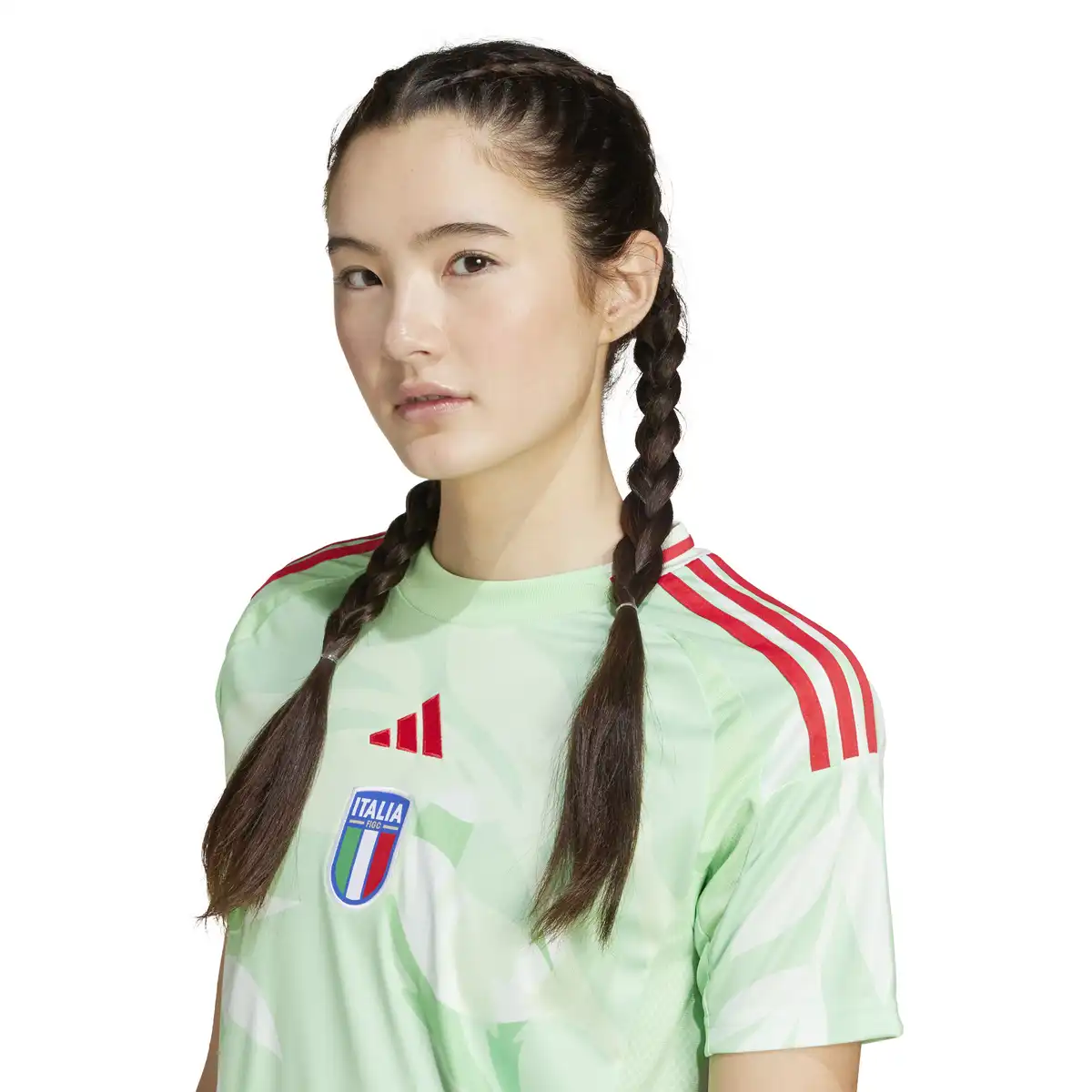 JF0600_7_APPAREL_On_Model_Detail_View_1_white.webp
