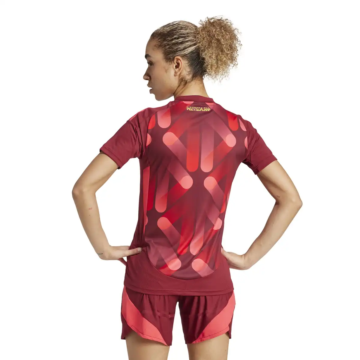JF2607_5_APPAREL_On_Model_Back_View_white.webp