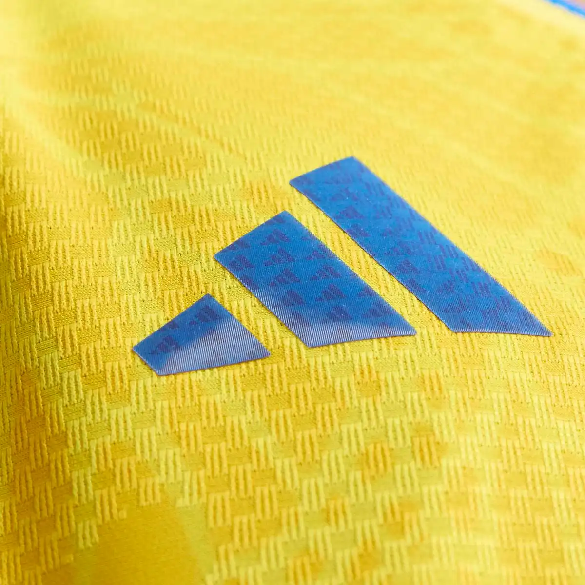 JL6971_16_APPAREL_Photography_HeroMrktng_View_11.webp