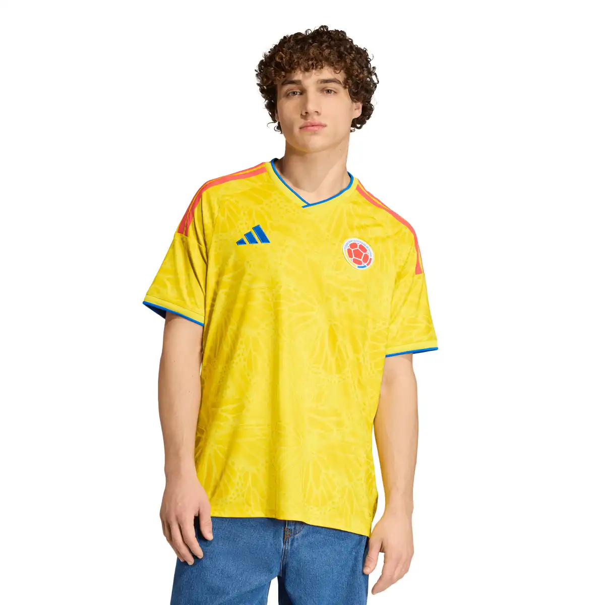 JL6972_3_APPAREL_On_Model_Standard_View_white.webp
