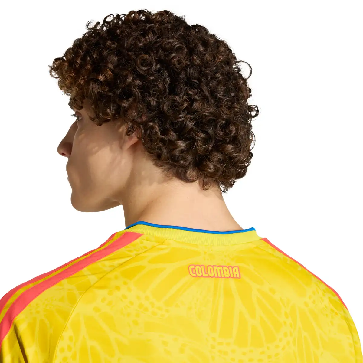 JL6972_7_APPAREL_On_Model_Detail_View_2_white.webp
