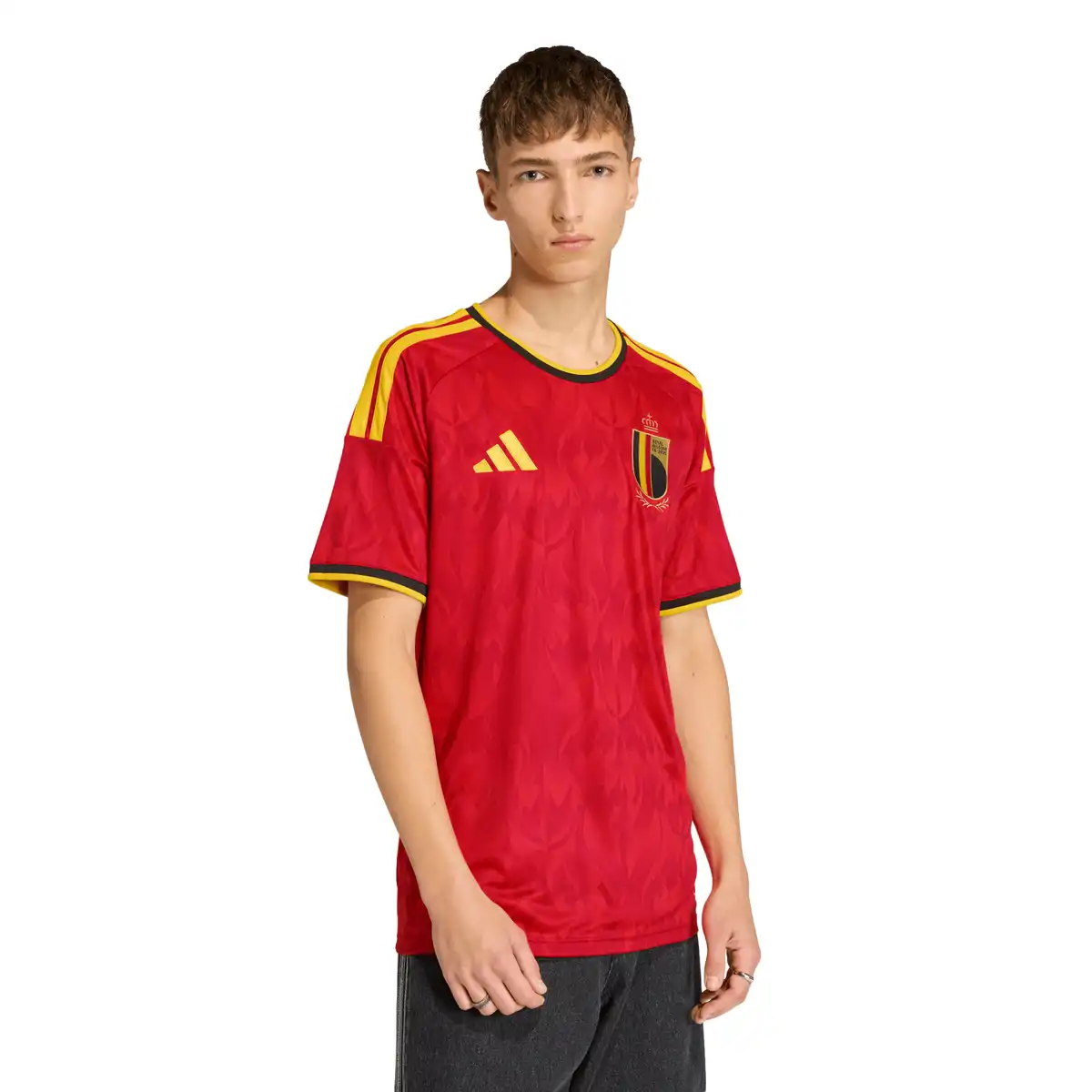 JM8381_3_APPAREL_On_Model_Standard_View_white.webp