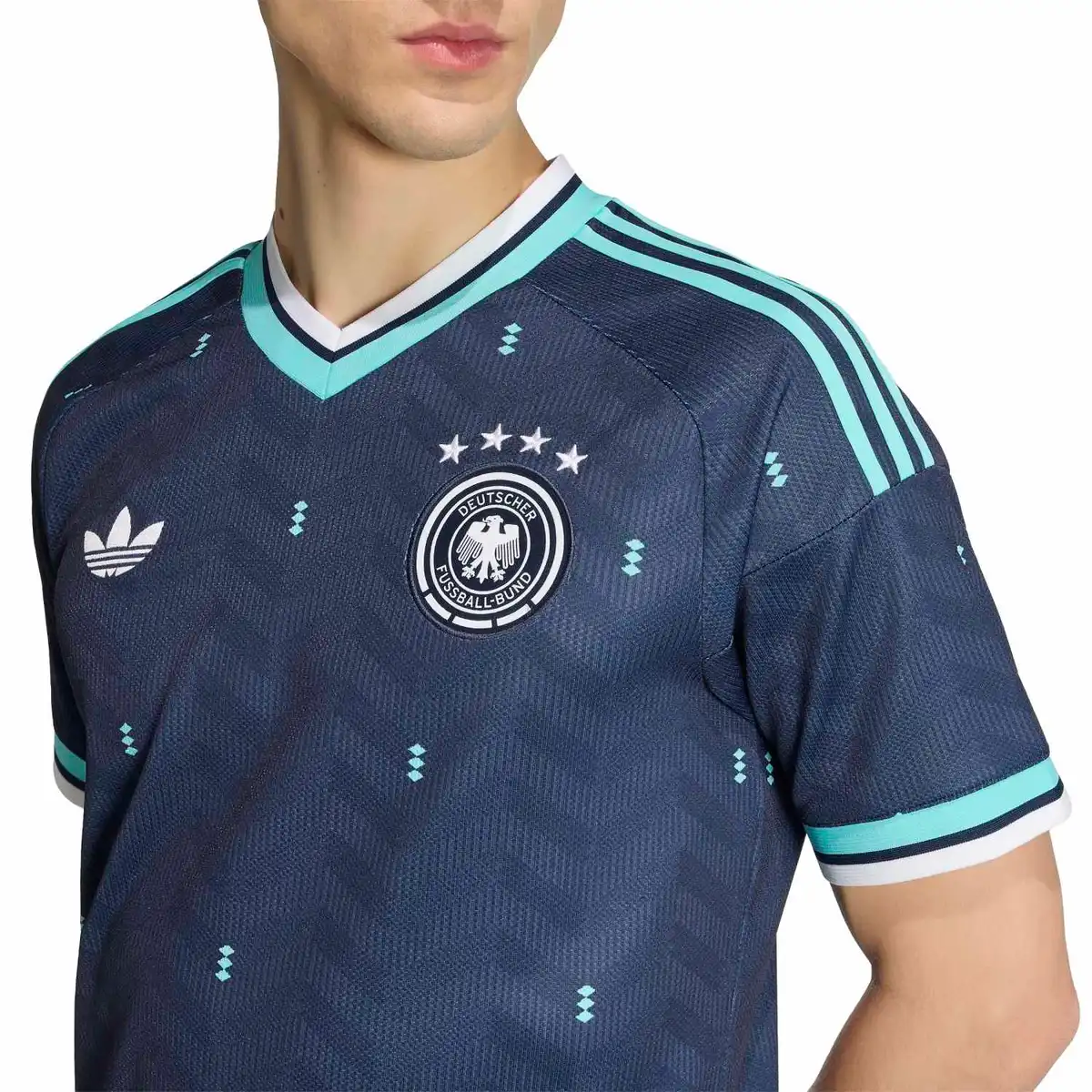 JN2074_6_APPAREL_On_Model_Detail_View_1_white.webp