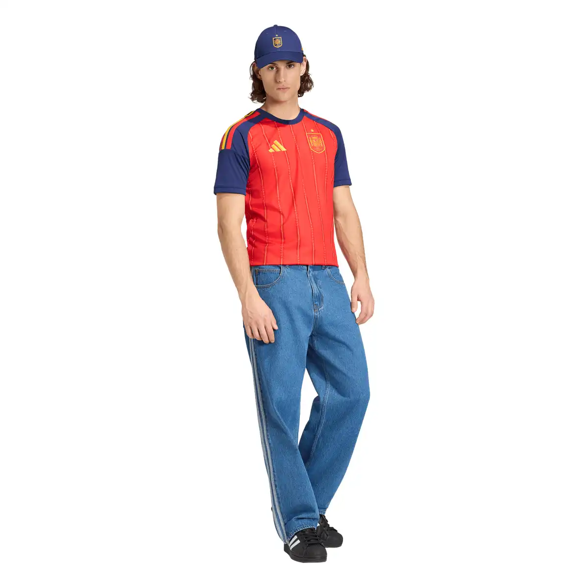JN4390_5_APPAREL_On_Model_Walking_View_white.webp