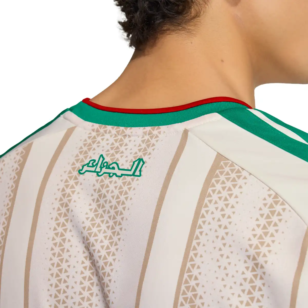JN4457_8_APPAREL_On_Model_Detail_View_2_white.webp