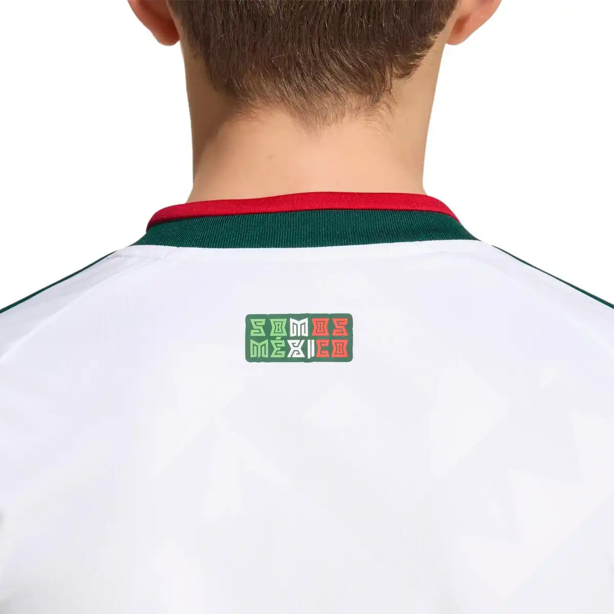 JY5542_8_APPAREL_On_Model_Detail_View_2_white.webp