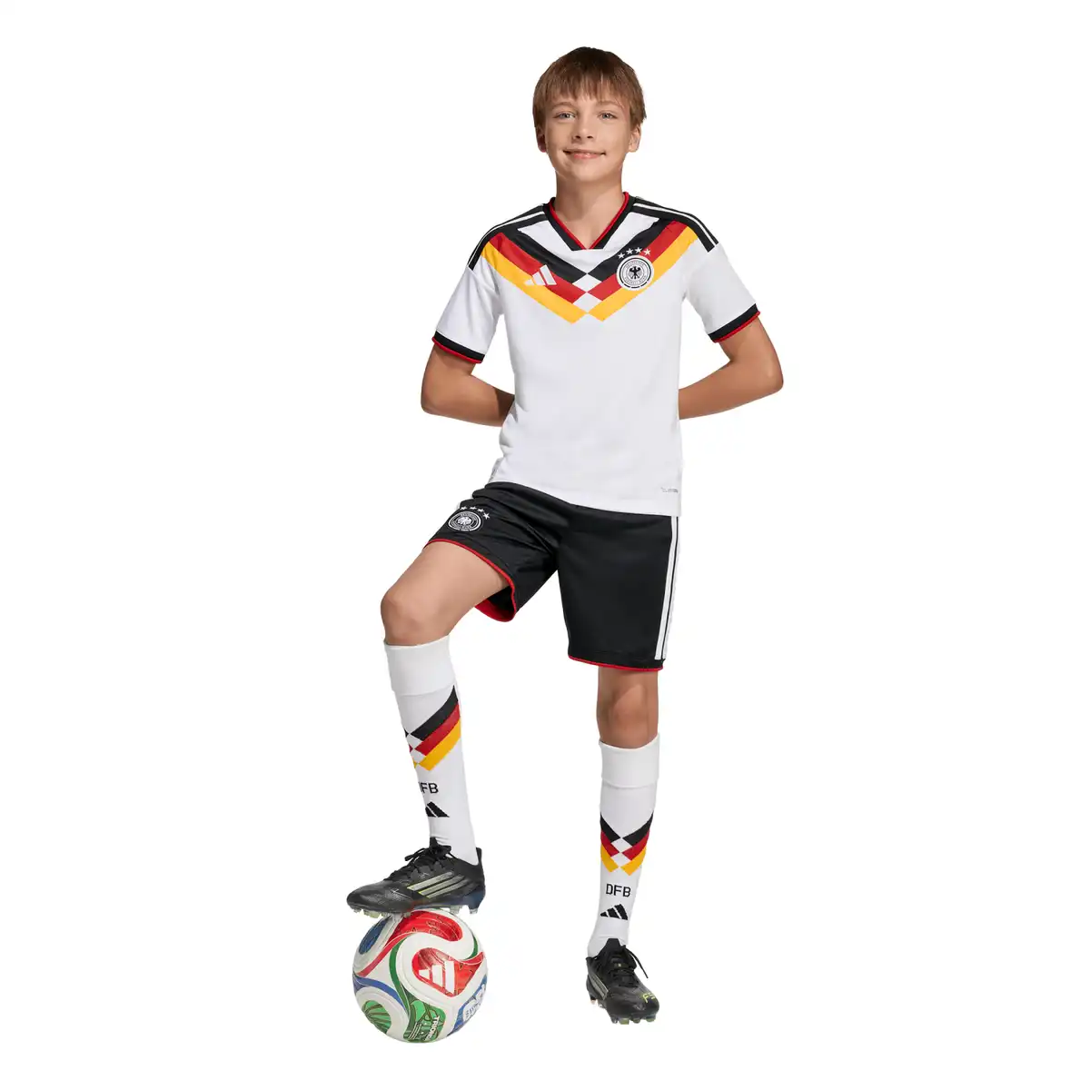 JZ4560_5_APPAREL_On_Model_Walking_View_white.webp